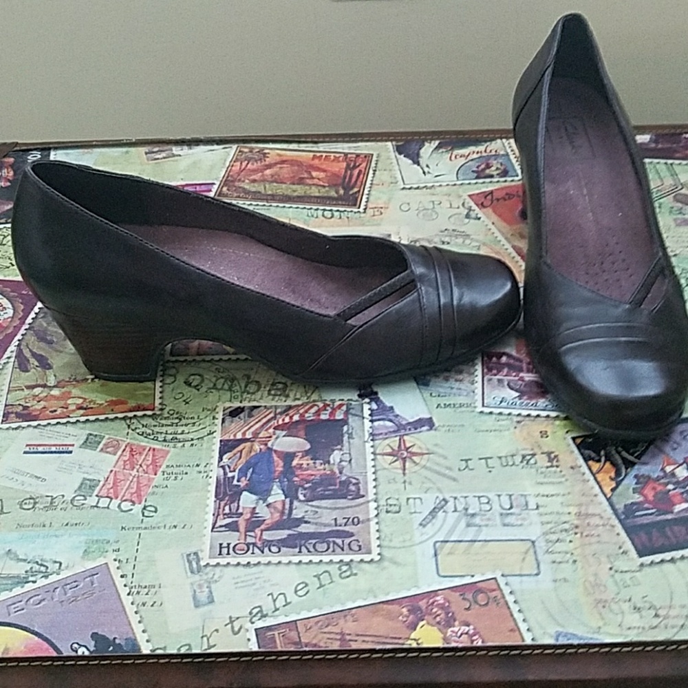 Clarks Mary Janes